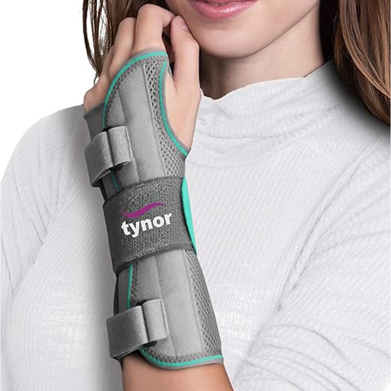 Tynor Wrist & Forearm Splint For Left/Right Wrist, Medium Size - Grey, Pack of 1’s