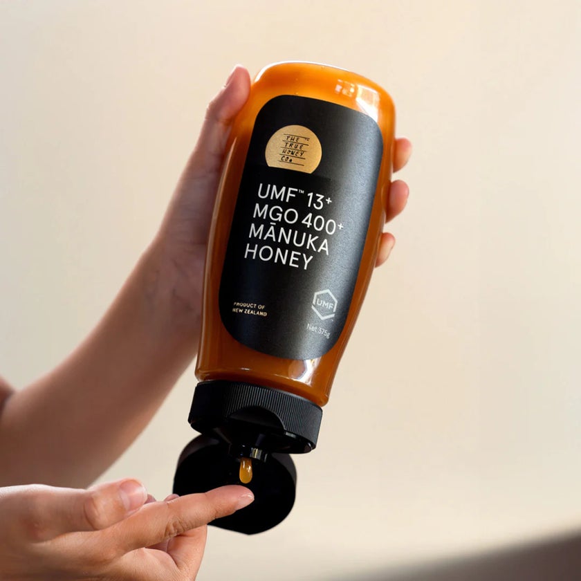 The True Honey Co Manuka Honey 400+ MGO & 13+ UMF Easy Squeeze Bottle 375g