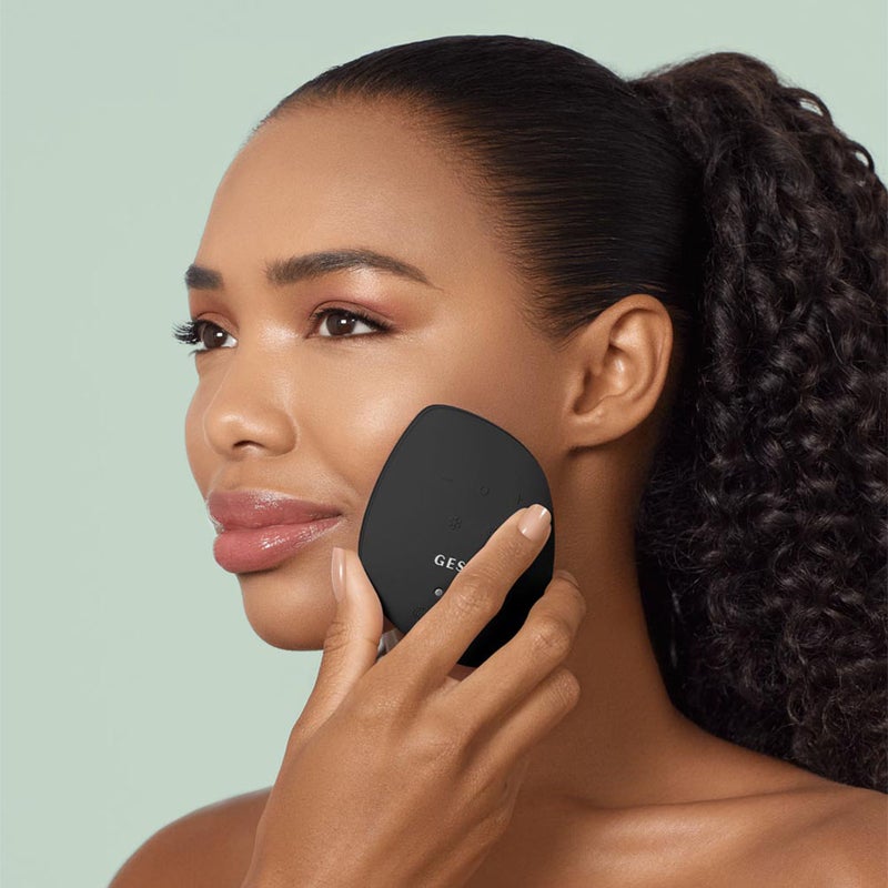 Geske SmartAppGuided 9-in-1 Sonic Warm & Cool LED Facial Mask In Gray Color 