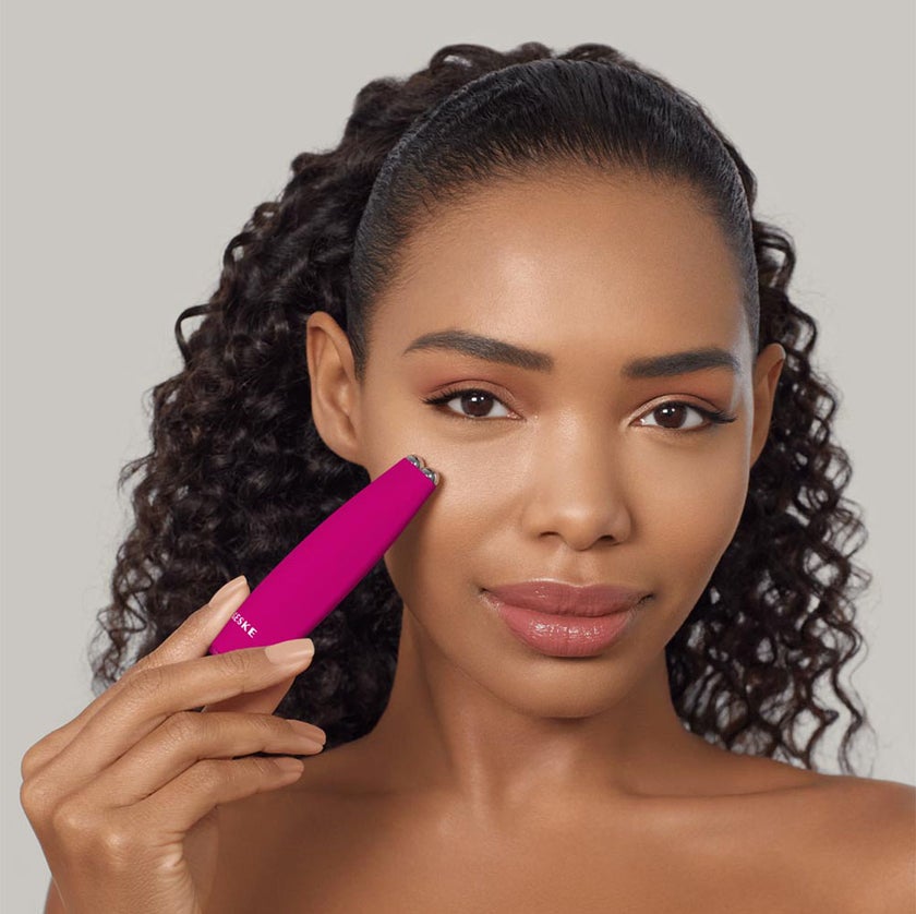 Geske SmartAppGuided 6-in-1 Micro-Current Face-Lift Pen For Fine Lines & Wrinkles In Magenta Color 