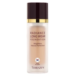 Terrazen Radiance Longwear Weightless Makeup Foundation No 23, Color - Medium Beige For Fair to Light Skin 30ml