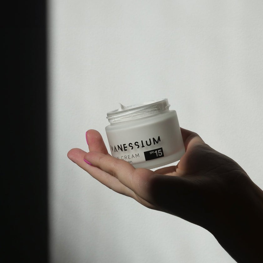 Vanessium Glow Effect SPF15 Skin Lift Sun Cream 50ml